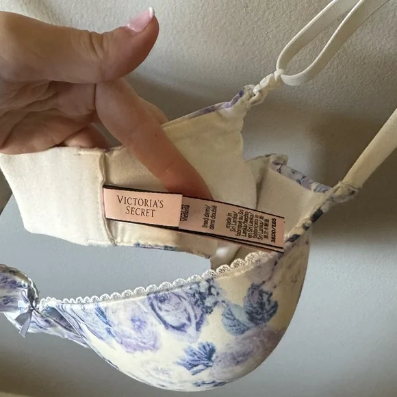 Body by Victoria, Victoria’s Secret Bra - Picture 3 of 9